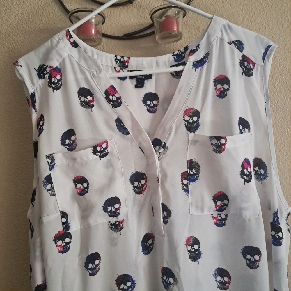 TORRID Harper White Sleeveless Top with Skull Print Size 2